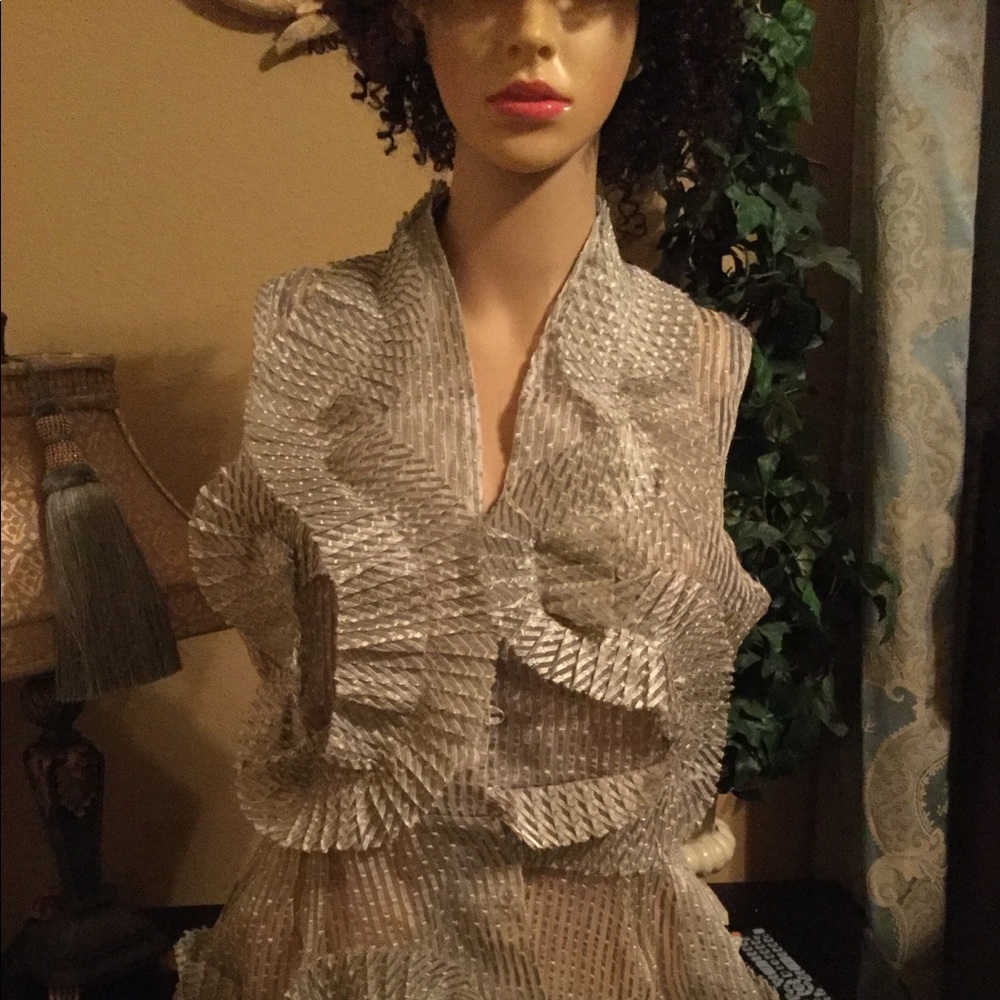 Gracia Ruffle Top